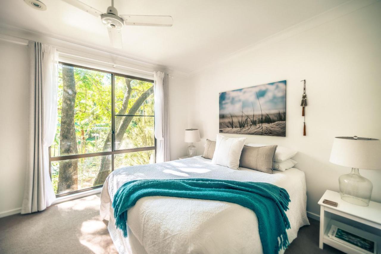 Sensom Boutique Bed And Breakfast Sapphire Beach Exterior photo